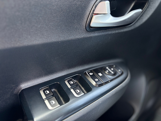 Kia Rio Luxe, 2021 года, пробег 130247 км
