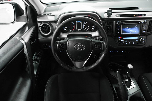 Toyota RAV4, 2016 года, пробег 105500 км