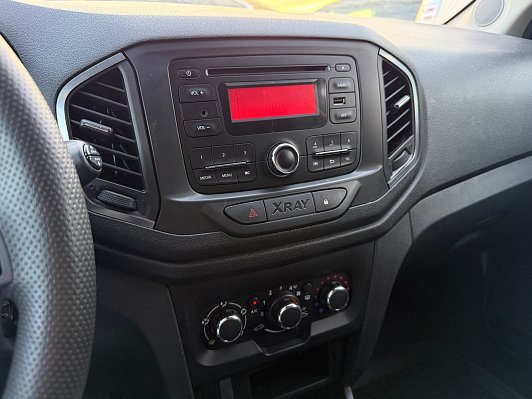 Lada (ВАЗ) XRAY Comfort, 2016 года, пробег 130000 км