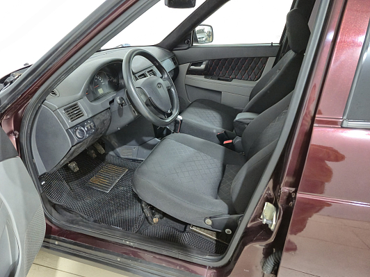 Lada (ВАЗ) Priora Люкс, 2011 года, пробег 206055 км