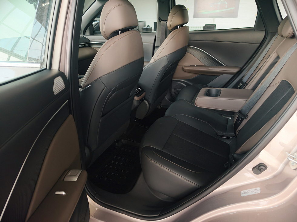 Changan UNI-S Техно, золотой