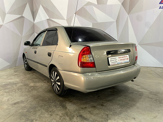 Hyundai Accent, 2011 года, пробег 130000 км