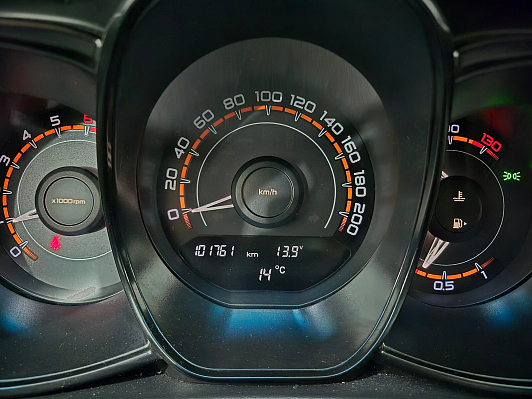 Lada (ВАЗ) Vesta Comfort, 2018 года, пробег 101760 км