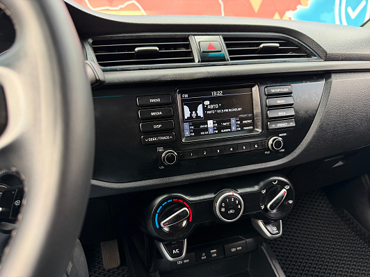 Kia Rio Luxe, 2019 года, пробег 111600 км