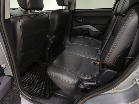 Mitsubishi Outlander Intense, 2008 года, пробег 179504 км