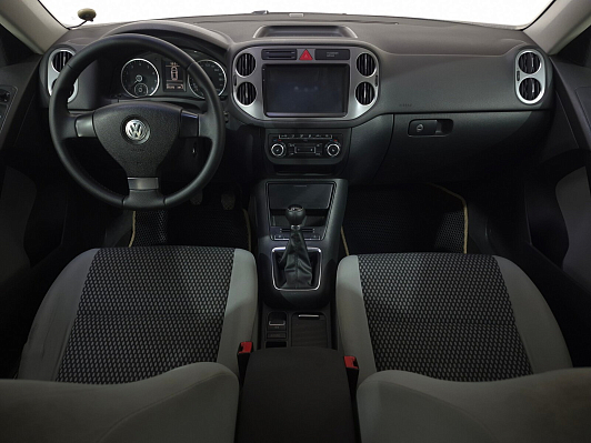 Volkswagen Tiguan Trend&Fun, 2009 года, пробег 215365 км