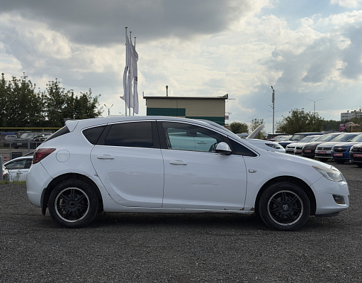 Opel Astra Cosmo, 2011 года, пробег 203510 км