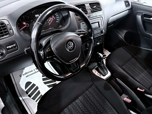 Volkswagen Polo Comfortline, 2017 года, пробег 100054 км