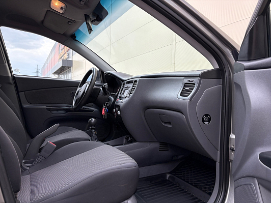 Kia Rio Luxe, 2011 года, пробег 222435 км