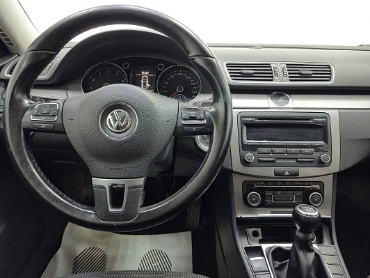 Volkswagen Passat Comfortline, 2011 года, пробег 195926 км