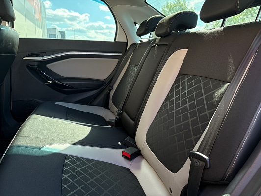 Lada (ВАЗ) Vesta Luxe Multimedia (2019-2021), 2018 года, пробег 152411 км