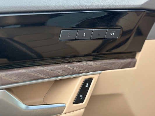 Volkswagen Touareg Exclusive, 2019 года, пробег 106856 км