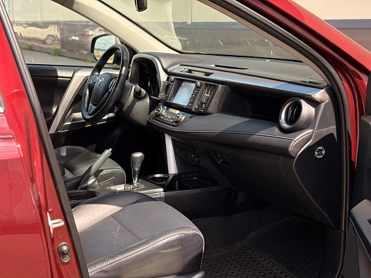 Toyota RAV4 Exclusive, 2016 года, пробег 119747 км