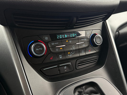 Ford Kuga Trend, 2016 года, пробег 114290 км