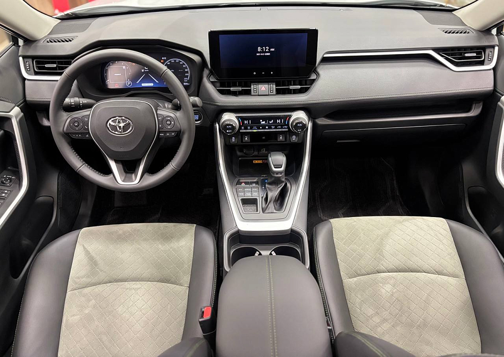 Toyota RAV4 Adventure, белый