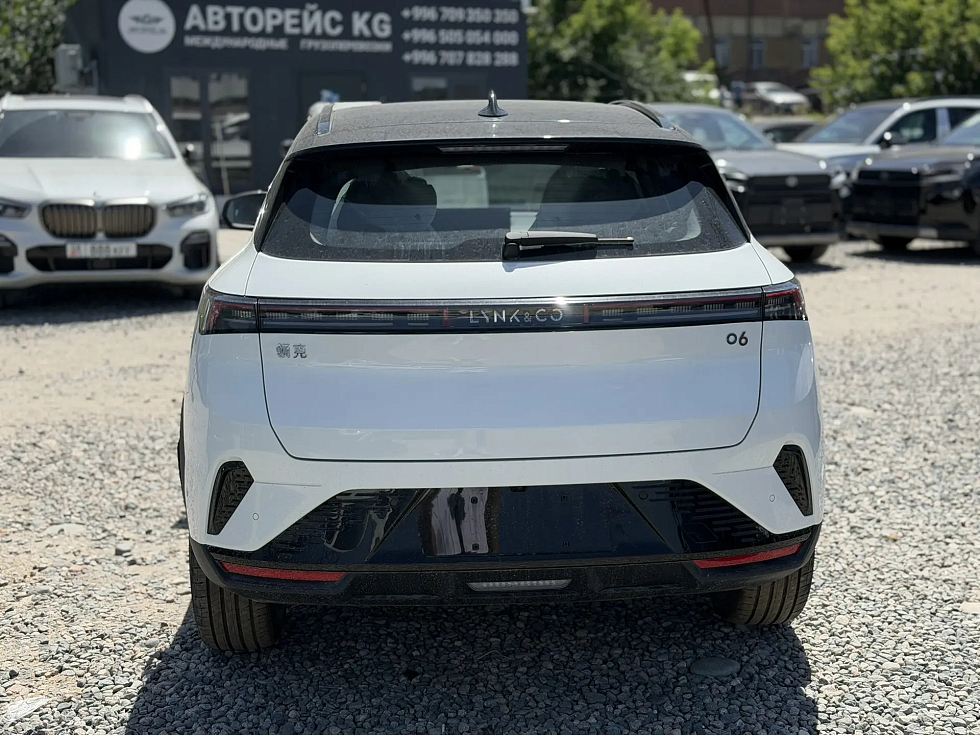 Lynk & Co 06 Max, белый