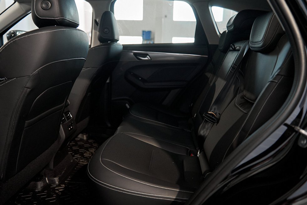 Haval Jolion Премиум, черный
