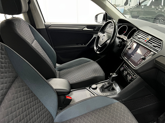 Volkswagen Tiguan Highline, 2019 года, пробег 125699 км
