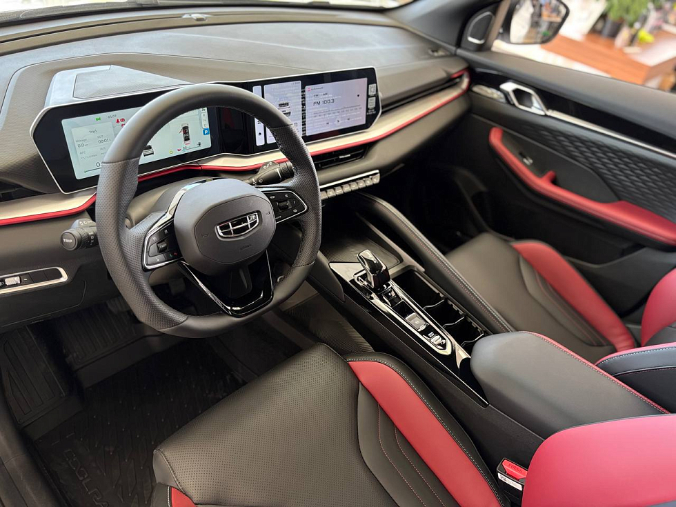 Geely Coolray Luxury, белый