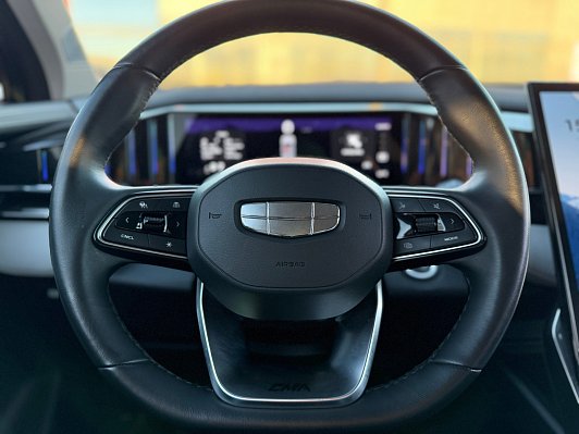 Geely Atlas Flagship, 2024 года, пробег 113000 км