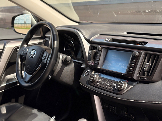 Toyota RAV4 Exclusive, 2016 года, пробег 119747 км
