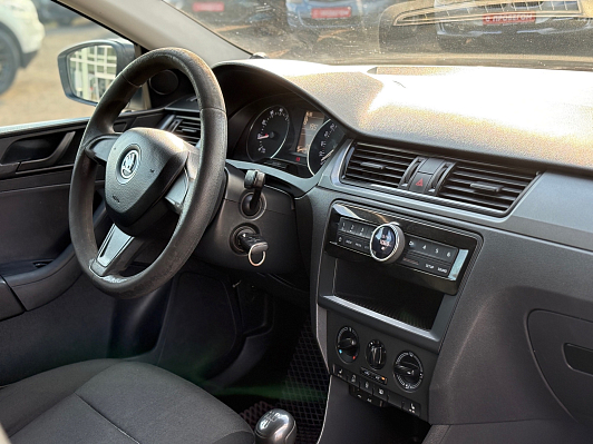Skoda Rapid Ambition, 2015 года, пробег 238937 км