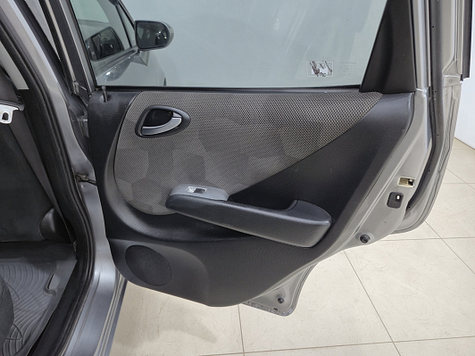 Honda Fit, 2005 года, пробег 151871 км