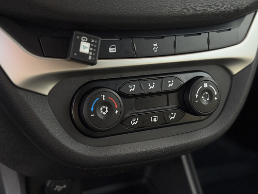 Lada (ВАЗ) Vesta Comfort Winter EnjoY Pro, 2019 года, пробег 131501 км