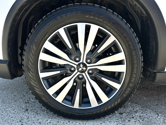 Mitsubishi Outlander Intense+, 2021 года, пробег 64738 км