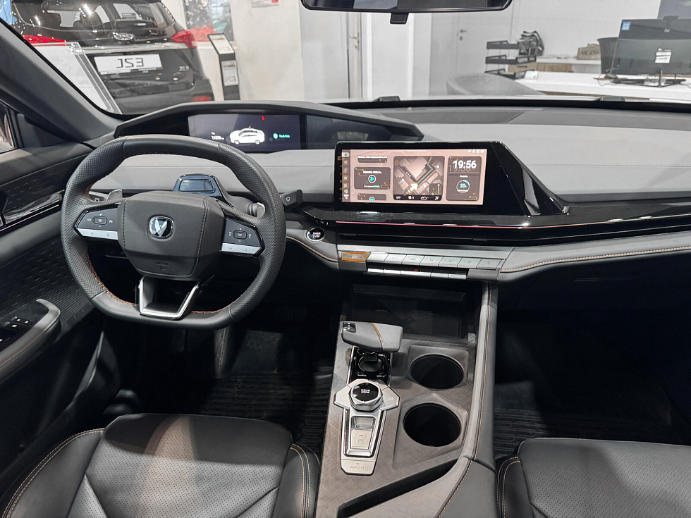 Changan UNI-V Техно, серебряный