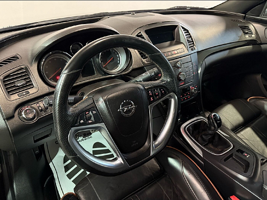 Opel Insignia Cosmo, 2012 года, пробег 136000 км