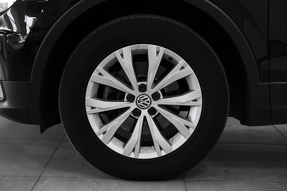 Volkswagen Tiguan Trendline, 2019 года, пробег 120000 км
