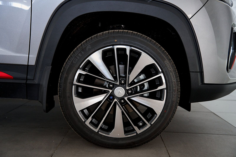 Changan CS35 Plus Техно, серебряный