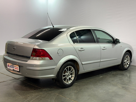 Opel Astra, 2012 года, пробег 168228 км
