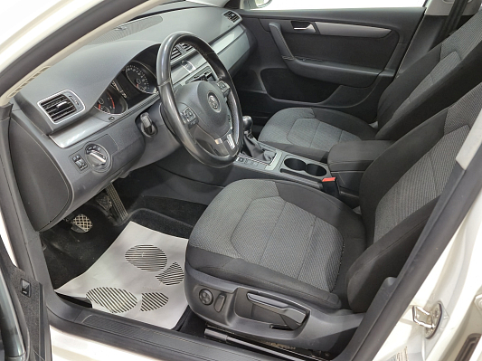 Volkswagen Passat Comfortline, 2011 года, пробег 195926 км
