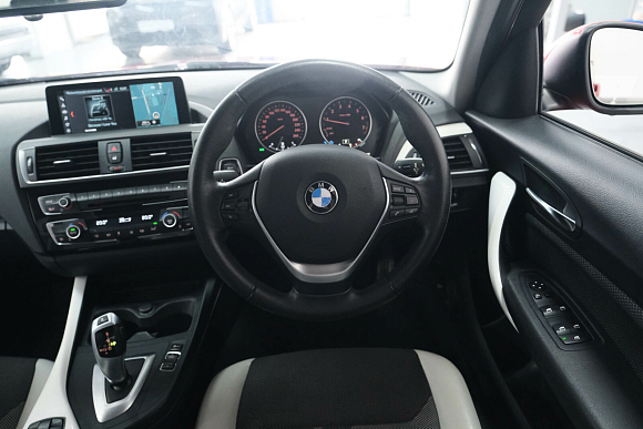 BMW 1 серии 118i Sport Line, 2016 года, пробег 86824 км