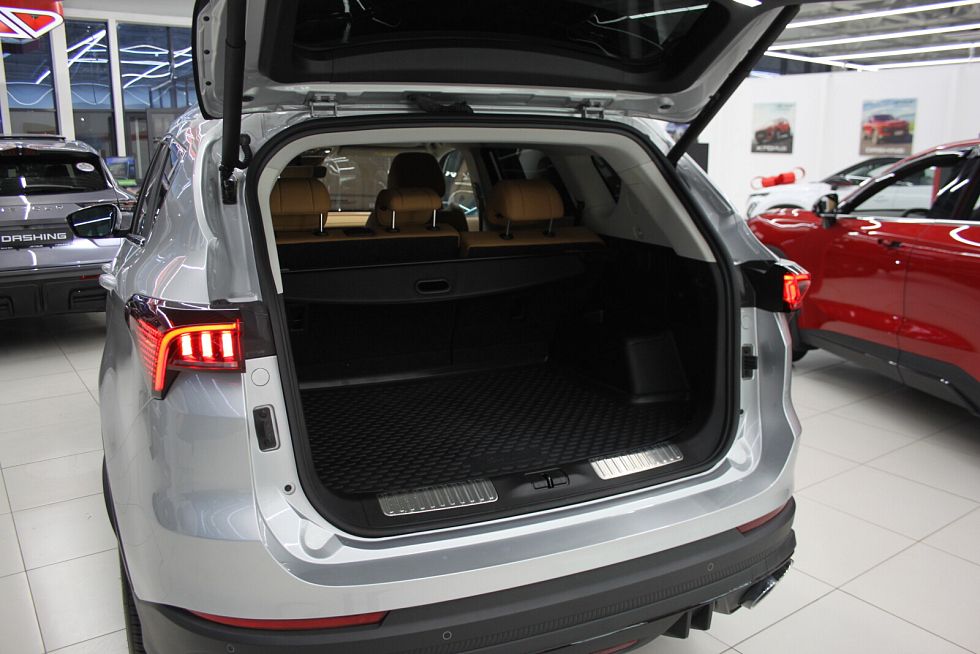 JETOUR X70 PLUS Luxury, серебряный