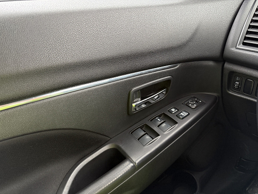 Mitsubishi ASX Invite, 2013 года, пробег 200000 км