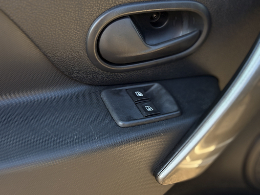 Renault Logan Life, 2018 года, пробег 128980 км
