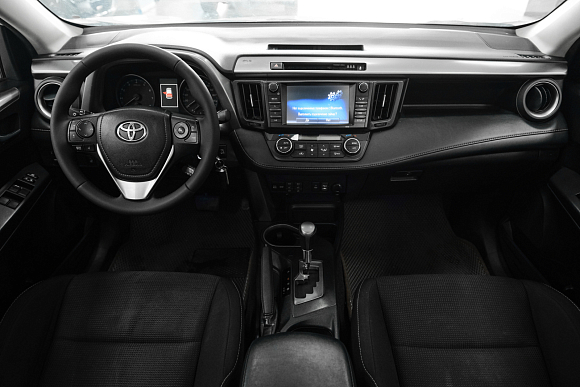 Toyota RAV4, 2017 года, пробег 187660 км