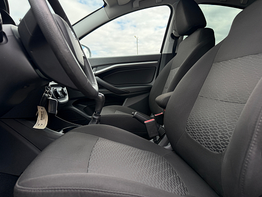 Lada (ВАЗ) Vesta Comfort Multimedia, 2019 года, пробег 93600 км