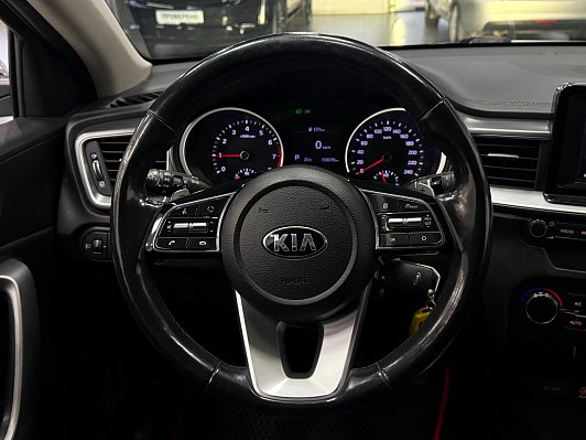 Kia Ceed Luxe, 2019 года, пробег 156054 км