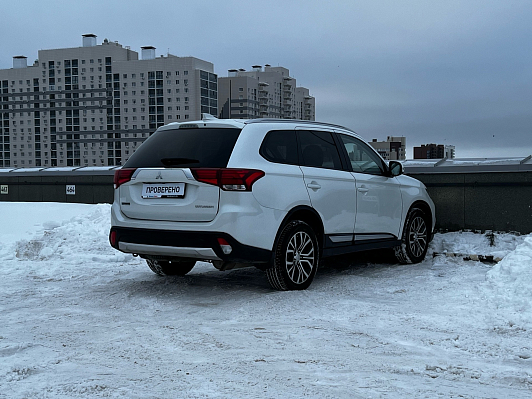 Mitsubishi Outlander Intense, 2018 года, пробег 136476 км