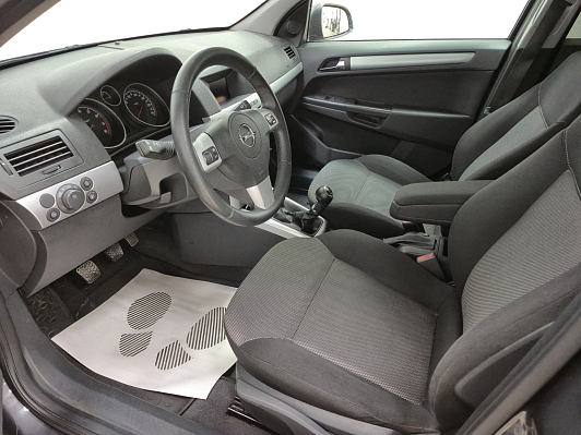 Opel Astra, 2011 года, пробег 191809 км
