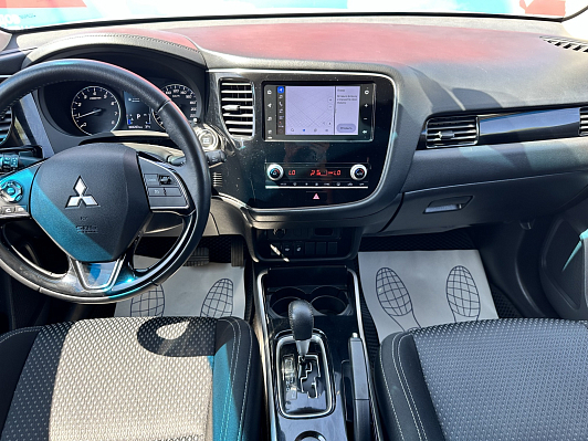 Mitsubishi Outlander Intense+, 2021 года, пробег 64738 км