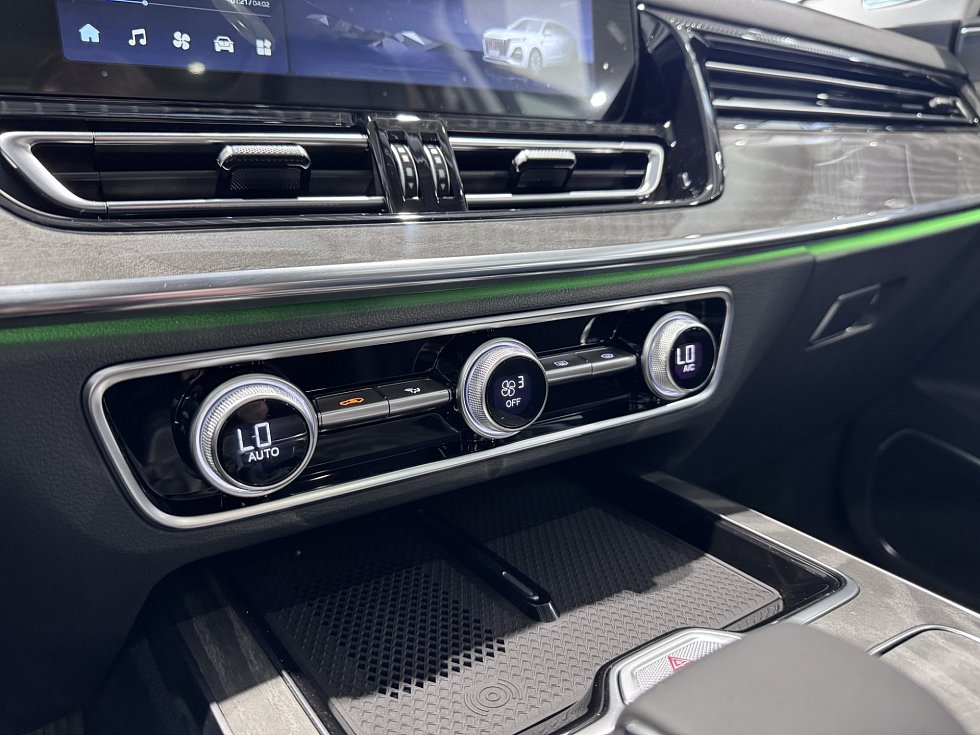 Hongqi HS5 Делюкс (Deluxe), коричневый