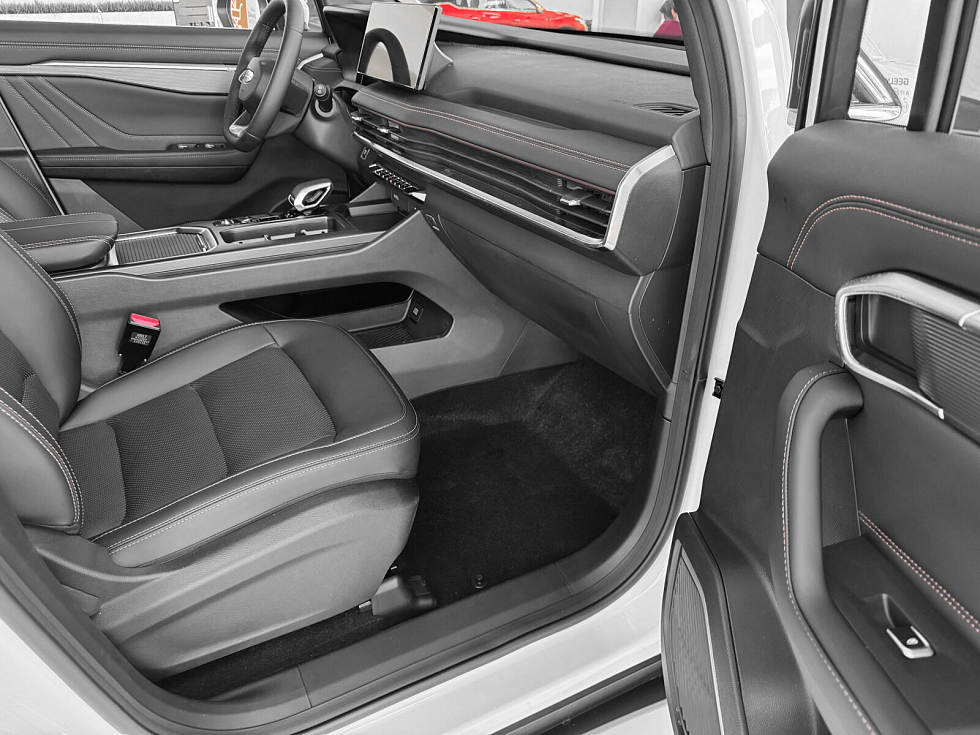 Geely Okavango Flagship, белый