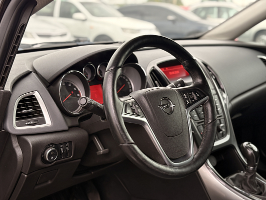 Opel Astra Cosmo, 2013 года, пробег 124500 км