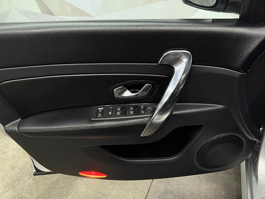 Renault Latitude Privilege, 2012 года, пробег 217598 км