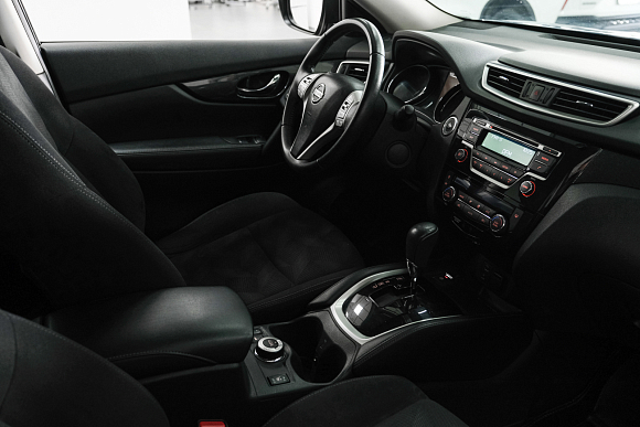 Nissan X-Trail SE, 2017 года, пробег 105000 км